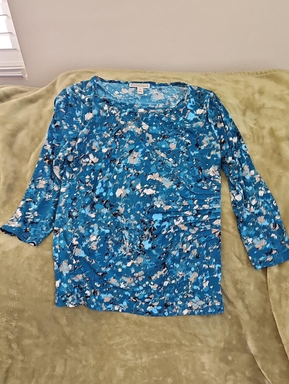 Dana Buchman Blue Floral Scoop Neck Long Sleeve Top, Size M
